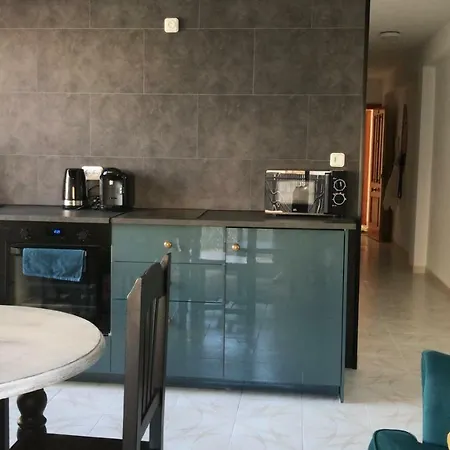 Hola Apartment