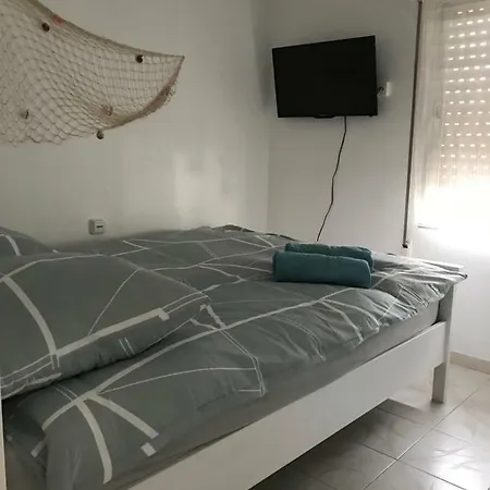 Hola Apartment *