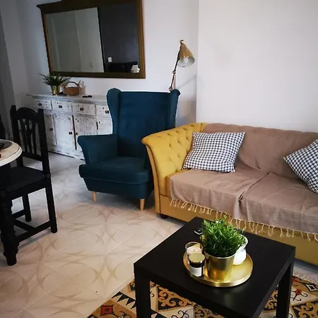 Hola Apartment *