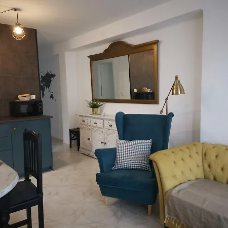 Hola Apartment *